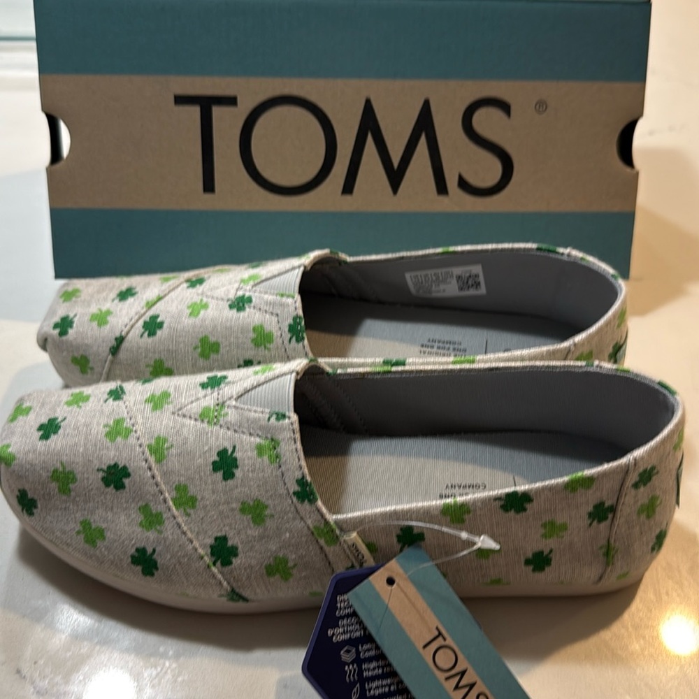 TOMs Grey Chambray Lucky Cloves Print Alpargata | size 7.5 (women)